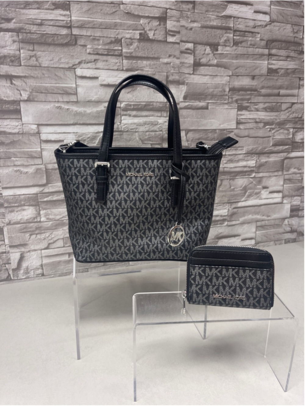Michael Kors XS Carryall Tote & Matching Wallet Set Black/Silver 
Metallic - Picture 5 of 13